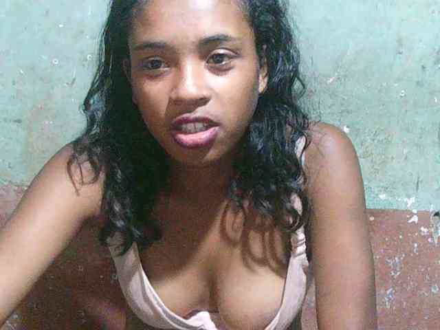 TriciaBella webcam