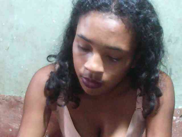 TriciaBella webcam