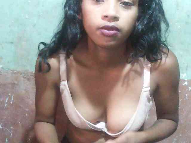 TriciaBella webcam