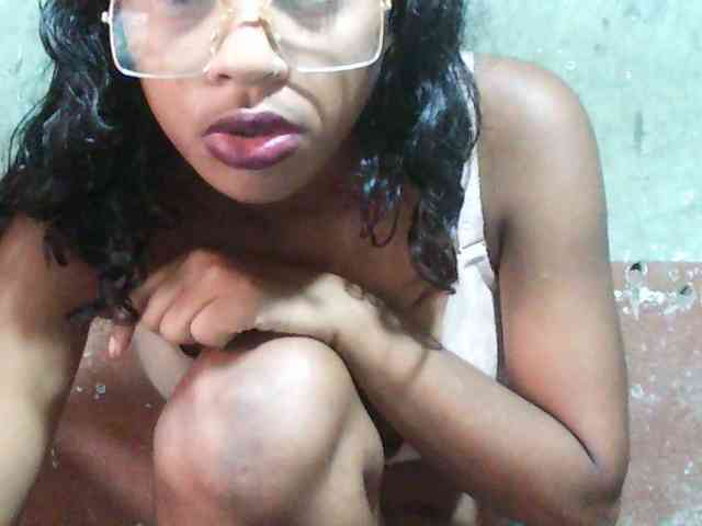 TriciaBella webcam