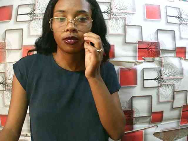TriciaBella webcam