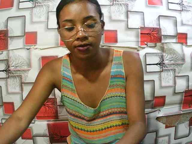 TriciaBella webcam