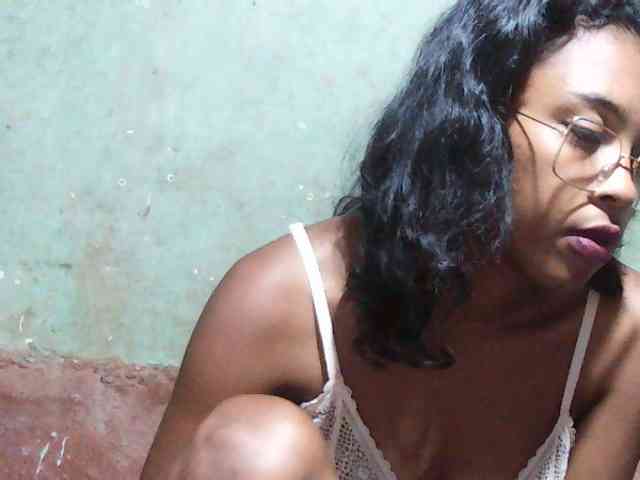TriciaBella webcam