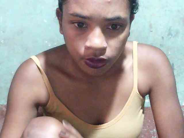 TriciaBella webcam