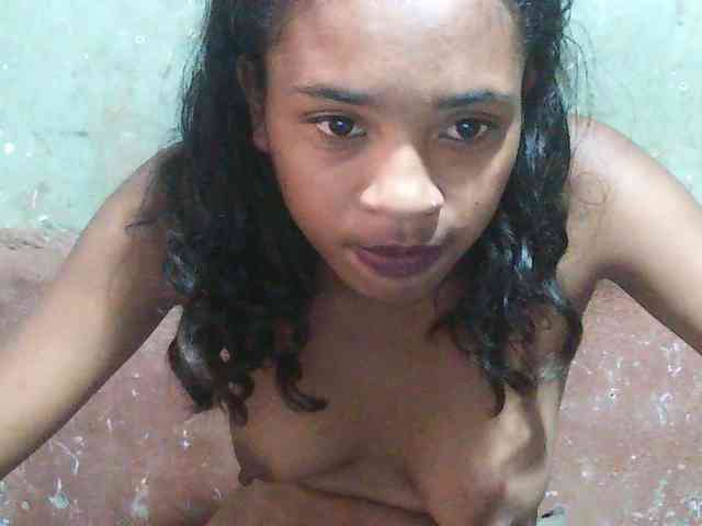 TriciaBella webcam