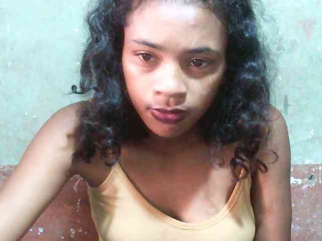 TriciaBella webcam