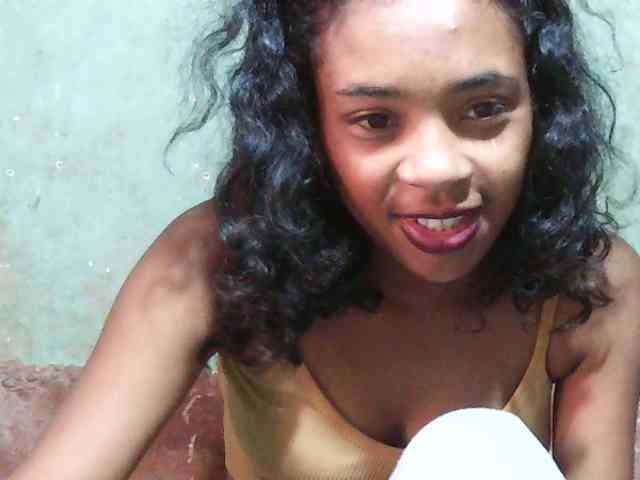 TriciaBella webcam