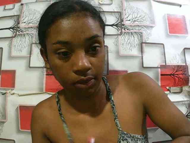 TriciaBella webcam