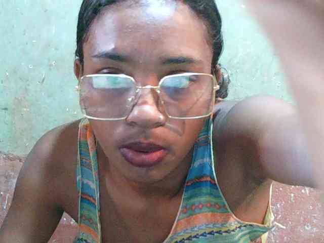 TriciaBella webcam