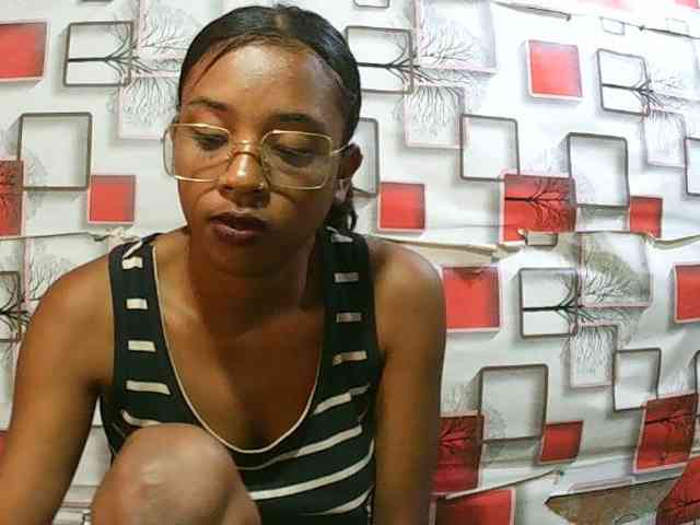 TriciaBella webcam