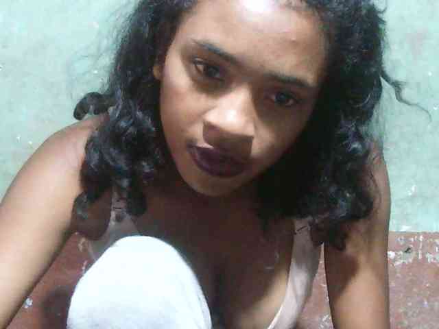 TriciaBella webcam