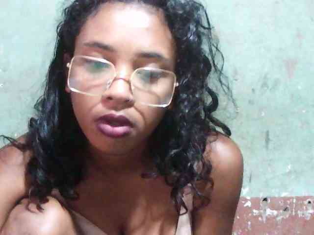 TriciaBella webcam