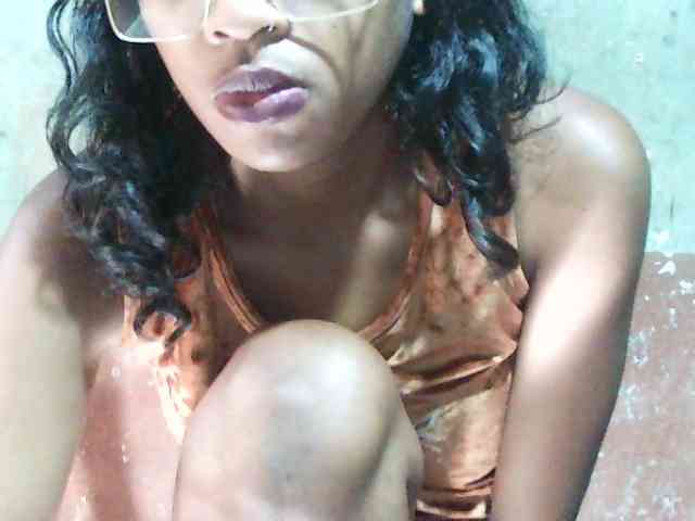 TriciaBella webcam