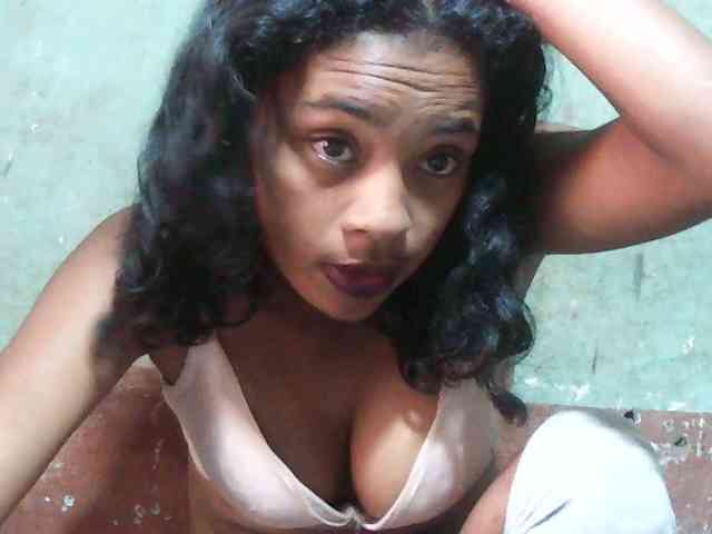 TriciaBella webcam