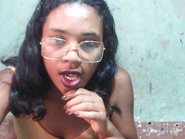 TriciaBella webcam