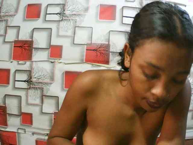 TriciaBella webcam