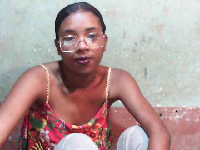 TriciaBella webcam