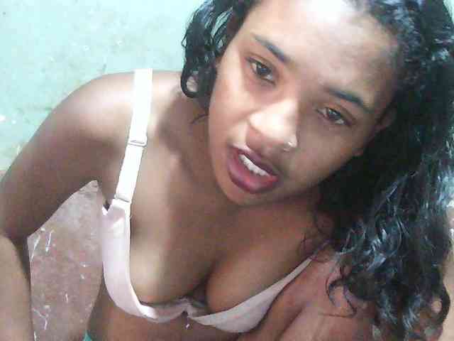 TriciaBella webcam