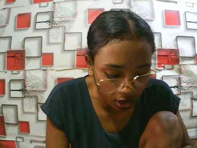 TriciaBella webcam