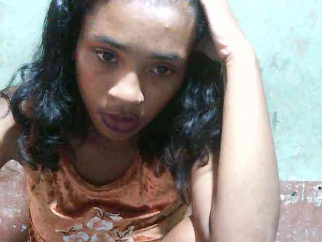 TriciaBella webcam