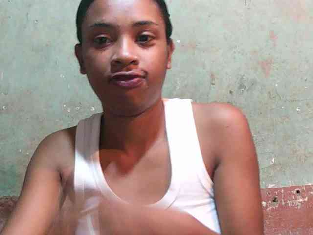 TriciaBella webcam