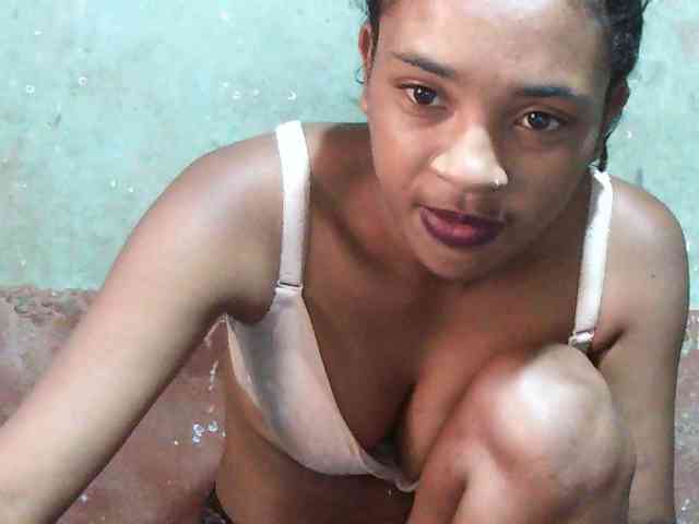 TriciaBella webcam