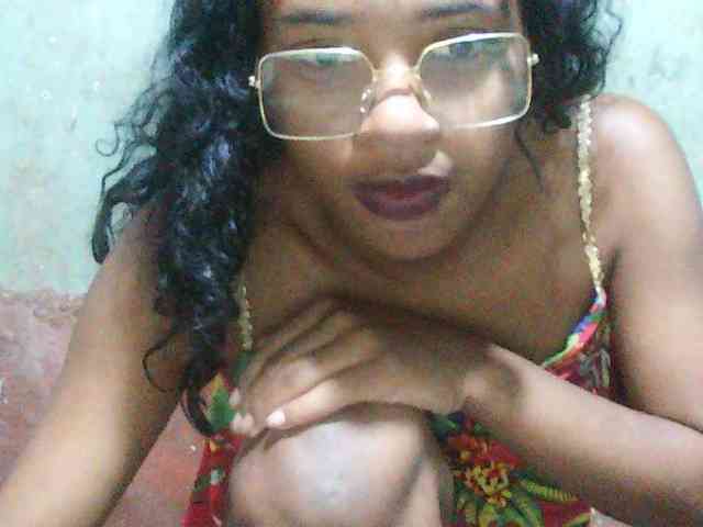 TriciaBella webcam