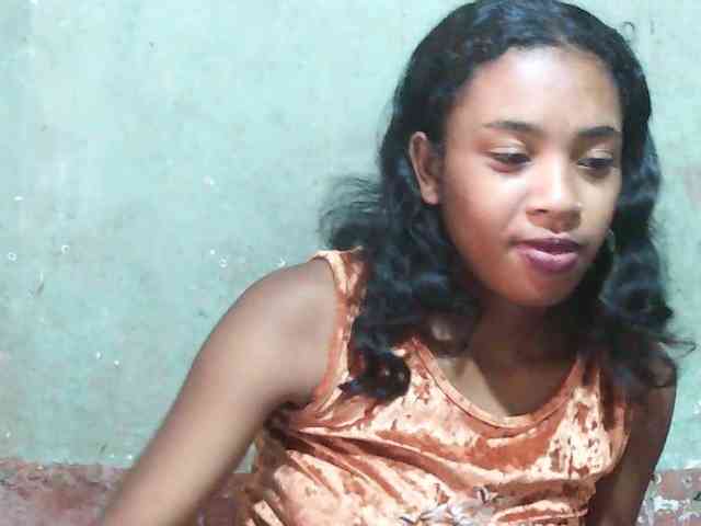 TriciaBella webcam