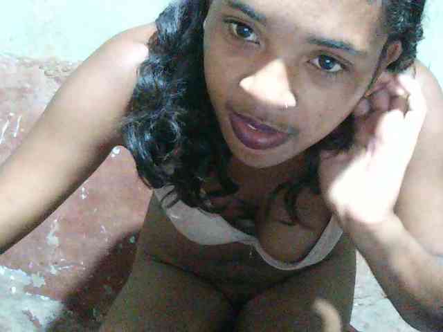 TriciaBella webcam