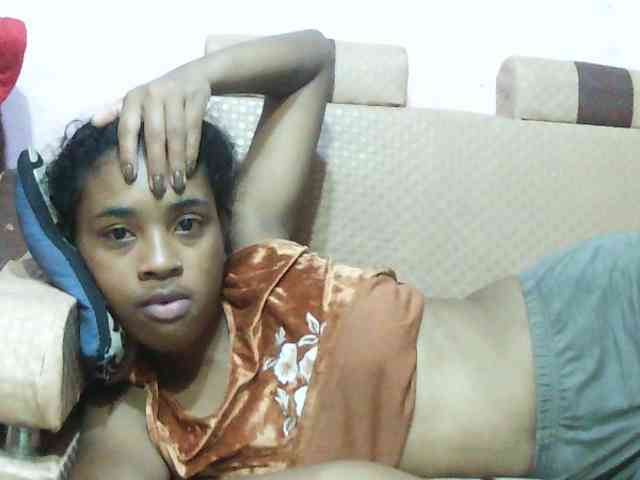 TriciaBella webcam