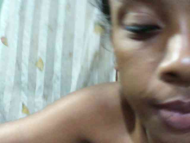 TriciaBella webcam