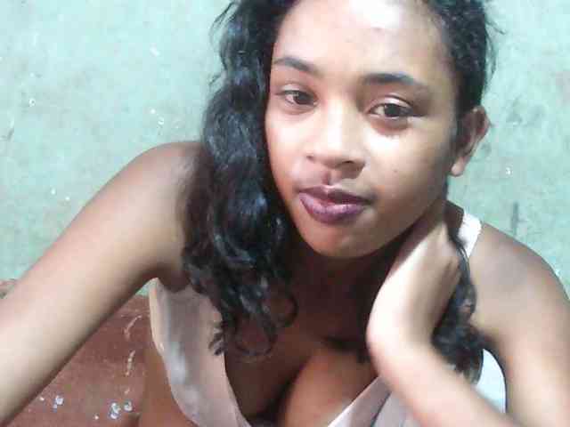 TriciaBella webcam