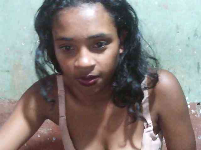 TriciaBella webcam