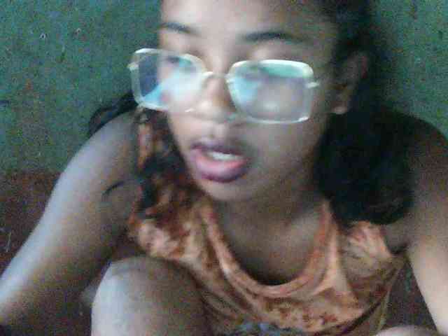 TriciaBella webcam