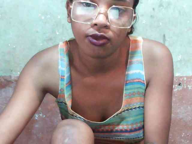 TriciaBella webcam