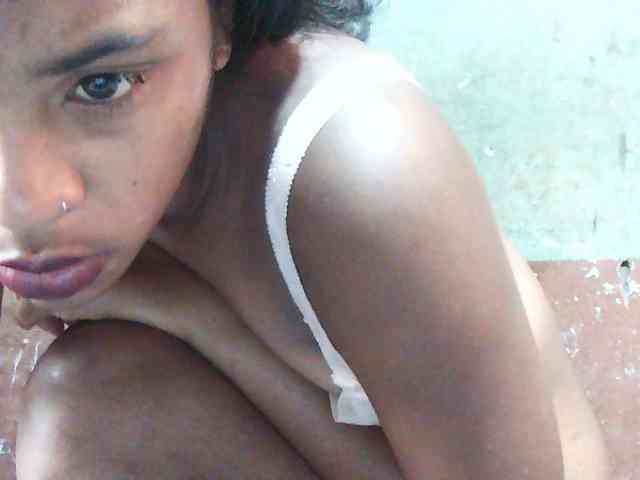 TriciaBella webcam