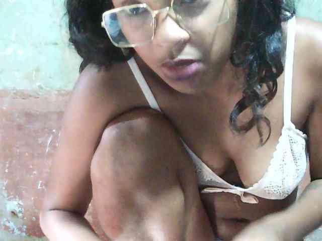 TriciaBella webcam