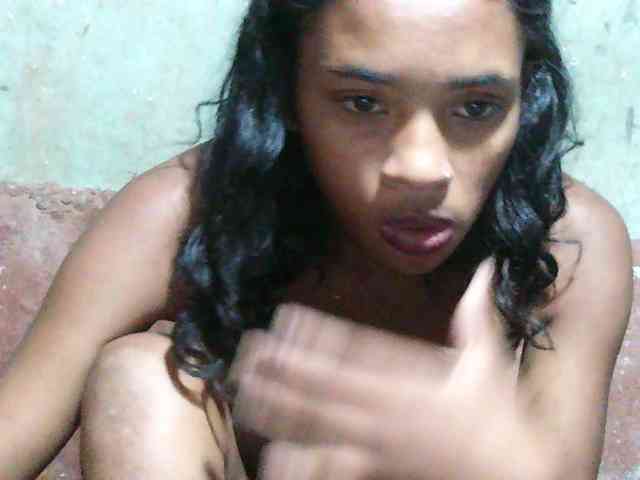 TriciaBella webcam