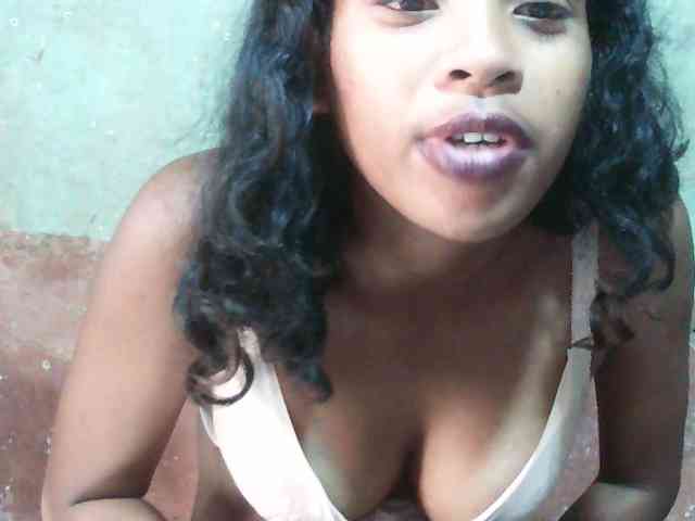 TriciaBella webcam