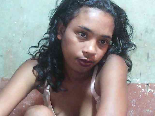 TriciaBella webcam