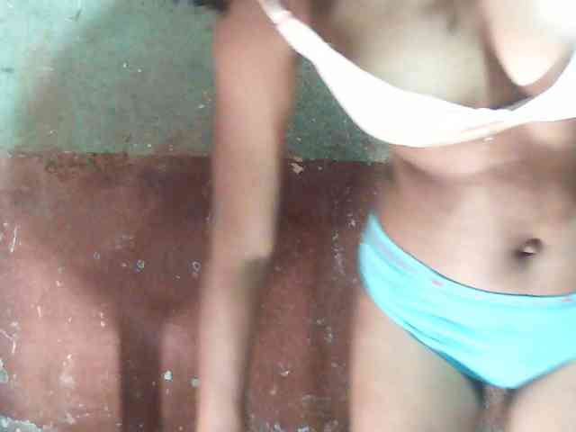 TriciaBella webcam