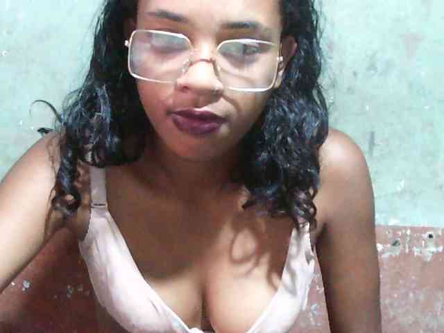 TriciaBella webcam