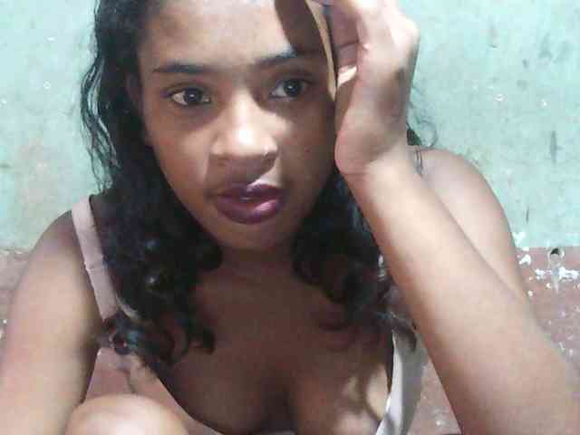 TriciaBella webcam