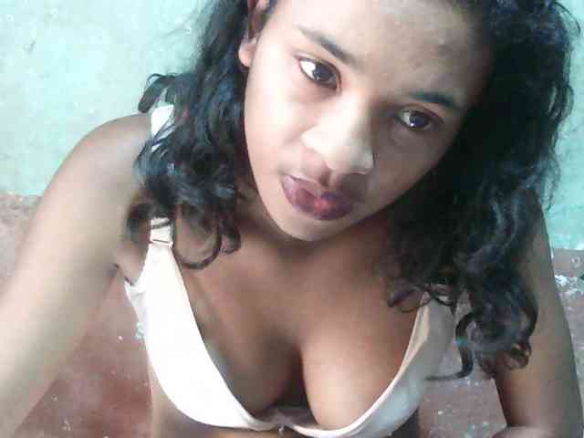 TriciaBella webcam