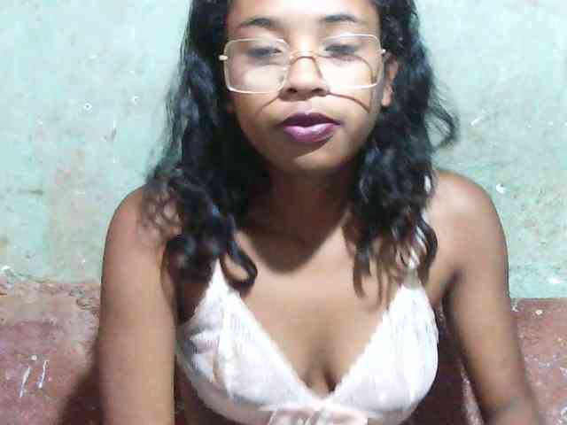 TriciaBella webcam