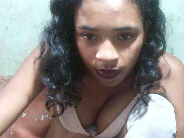 TriciaBella webcam