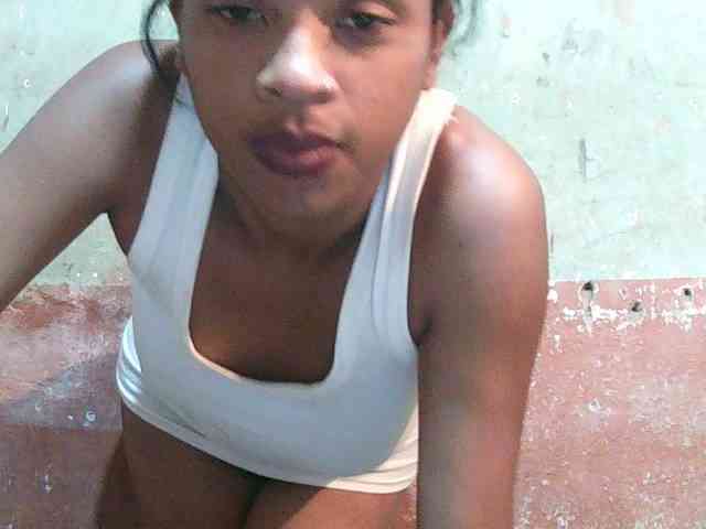TriciaBella webcam