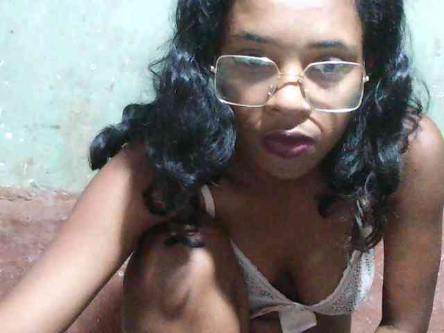 TriciaBella webcam