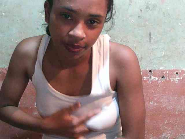 TriciaBella webcam