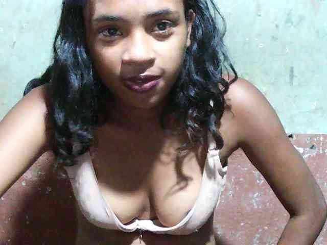 TriciaBella webcam